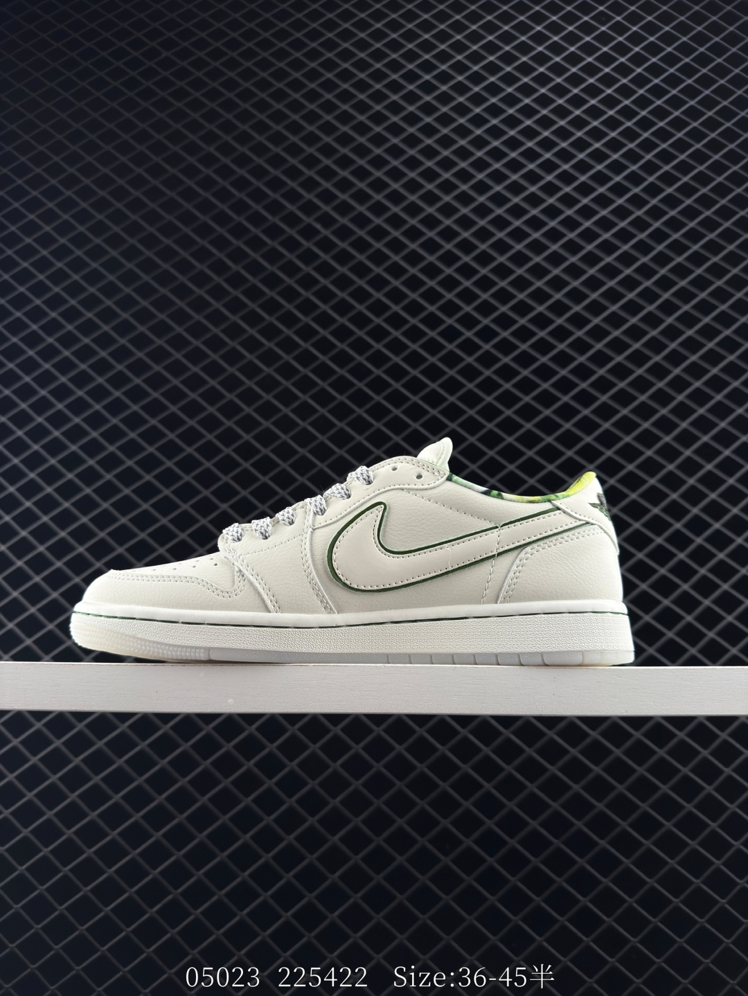 Travis Scott x Air Jordan 1 ” Reverse Mocha “